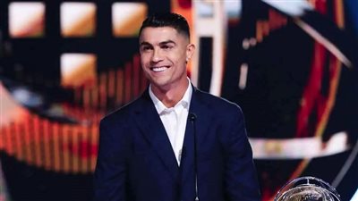 بينهم محمد صلاح، كريستيانو رونالدو يتصدر قائمة أعلى 10 لاعبين أجرًا في العالم
