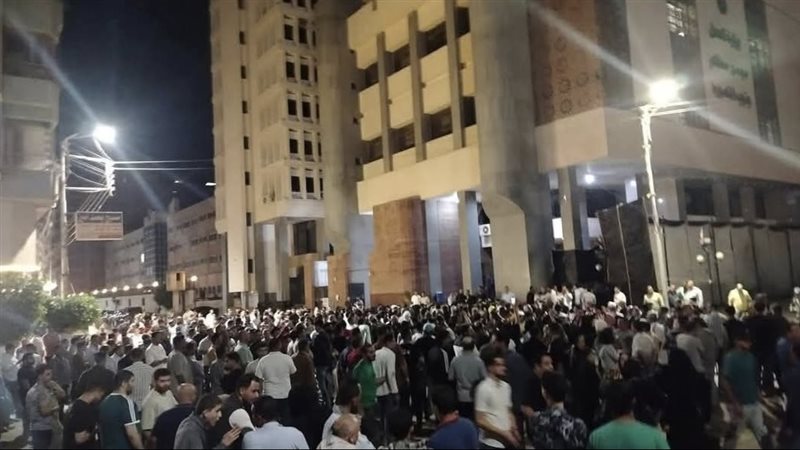 من أمام مجمع محاكم