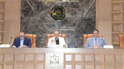 محافظ أسيوط: ترقيم الأكشاك وعربات الطعام بـ