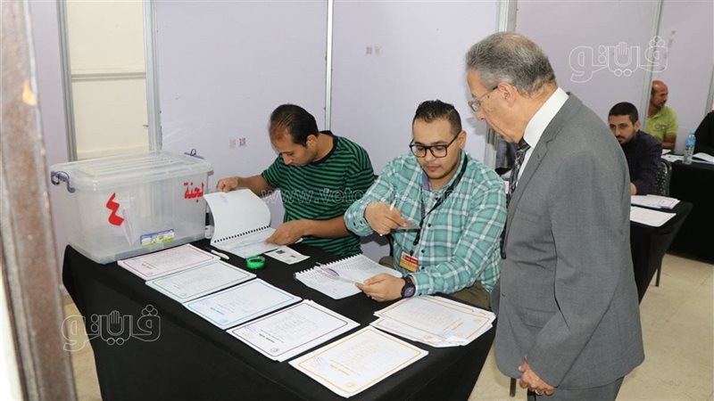 نقيب الأطباء 