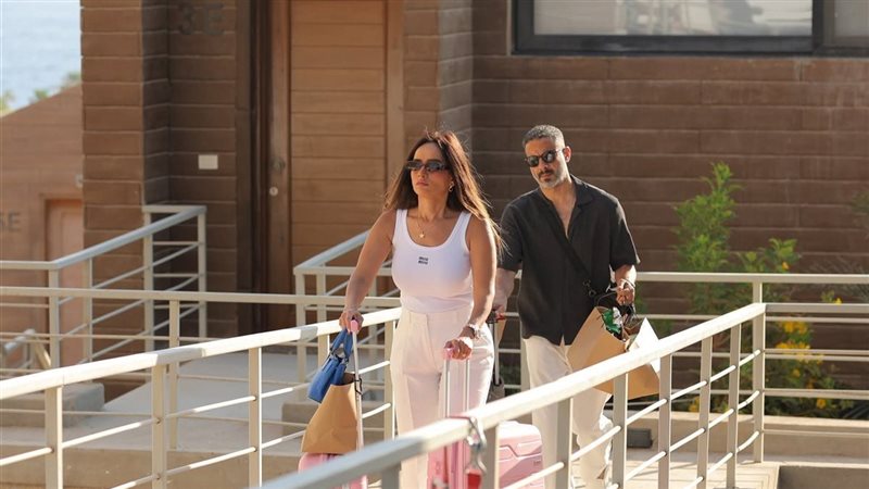 أبطال ورد وشيكولاتة،