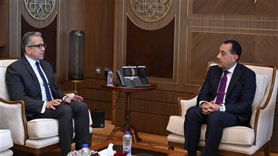 مدبولي يستقبل خالد العناني المدير العام الجديد لـ 