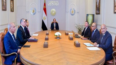 السيسي يستقبل نائب رئيس شركة إكسون موبيل، ويشدد على الأهمية التي توليها الدولة المصرية لمشروعات استكشاف الغاز الطبيعي.. وتذليل العقبات والتطلع إلى تكثيف أنشطة الاستكشاف والتنمية