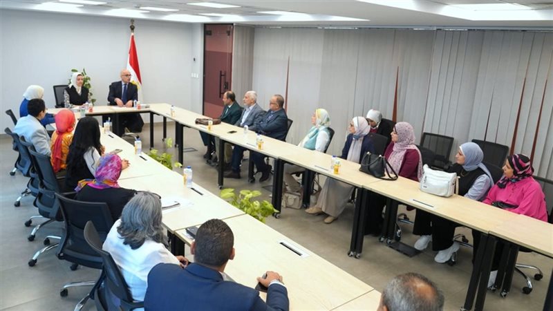 جامعة عين شمس، فيتو