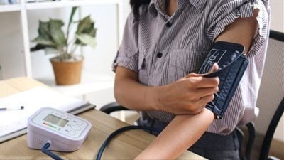 الآثار الجانبية الناتجة عن أدوية الضغط وطرق التعامل معها 