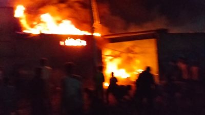 إخماد حريق بمصنع فايبر في سنديون وإصابة شخصين بحالة اختناق