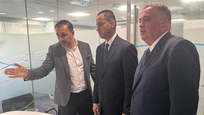 نائب وزير الصحة يبحث تسريع التحول الرقمي والذكاء الاصطناعي بالخدمات الصحية