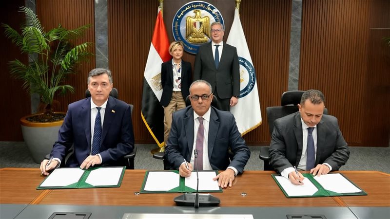 توقيع تمديد عقد تنمية