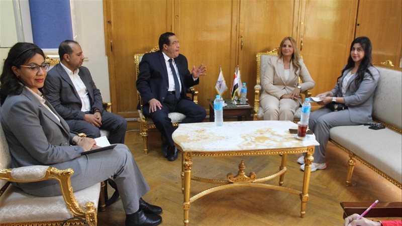 جامعة عين شمس، فيتو