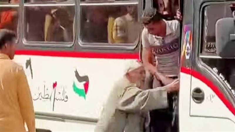 مسن المنصورة بطل