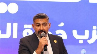 الفنان ياسر جلال يشارك في اجتماع رئيس حزب حماة الوطن مع أعضاء الشيوخ