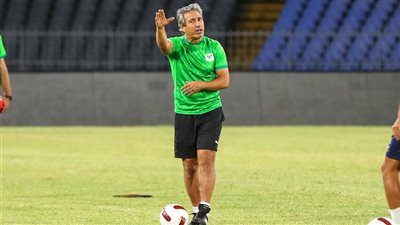 الكوكي يعاقب لاعبي المصري بعد فقدان صدارة الدوري