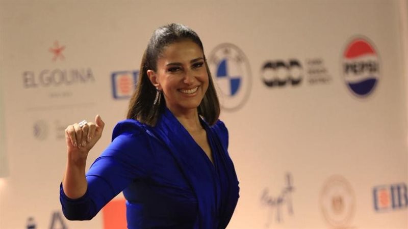 أبطال عيد ميلاد سعيد