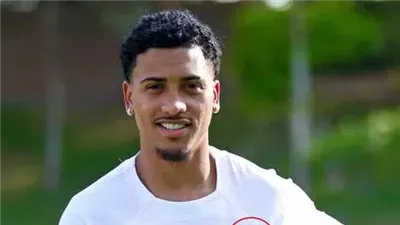  البرازيلي بيزيرا يحتفل بمولودته الأولى «ماريا»
