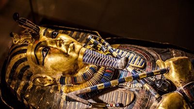 مفاجأة عن طريقة عرض آثار توت عنخ آمون بالمتحف المصري الكبير
