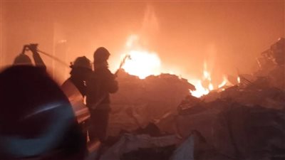 المعاينة تكشف تفاصيل حريق مخزن خردة في بولاق أبو العلا (صور)