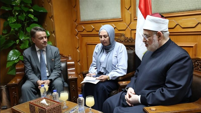 استقبال وفدًا من