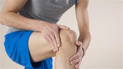 10 نصائح تساعدك لتقليل آلام المفاصل مع تغيّر الجو