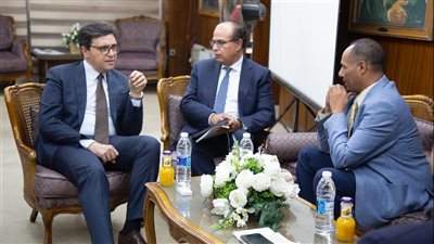 وزير الثقافة يتفقد هيئة الكتاب ويتابع الاستعدادات لمعرض القاهرة