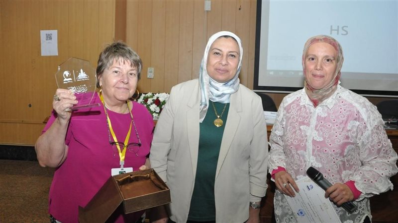 جامعة عين شمس، فيتو