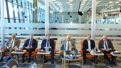 الحفني: مصر للطيران تسير وفق خطة طموحة لتحديث أسطولها الجوي