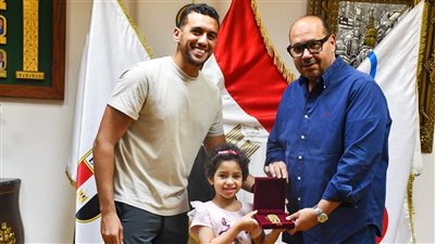 ياسر إدريس يكرم ليلى محمد بطلة الإرادة