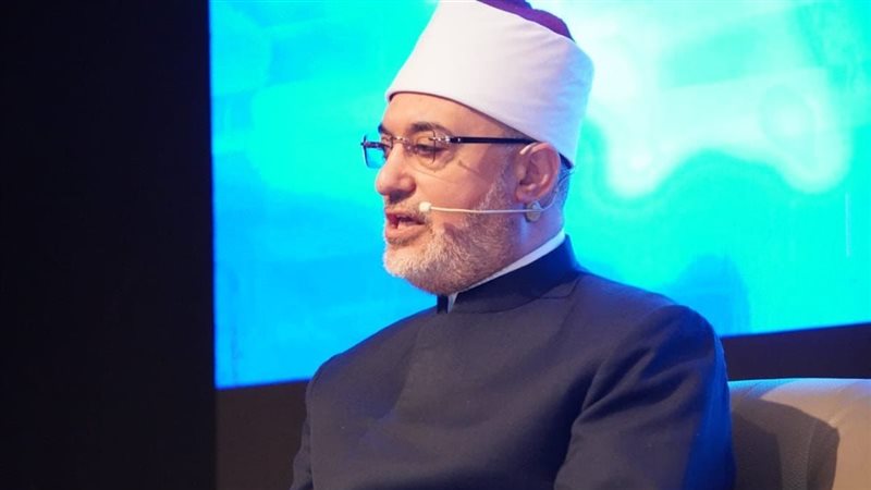 الدكتور نظير عياد،