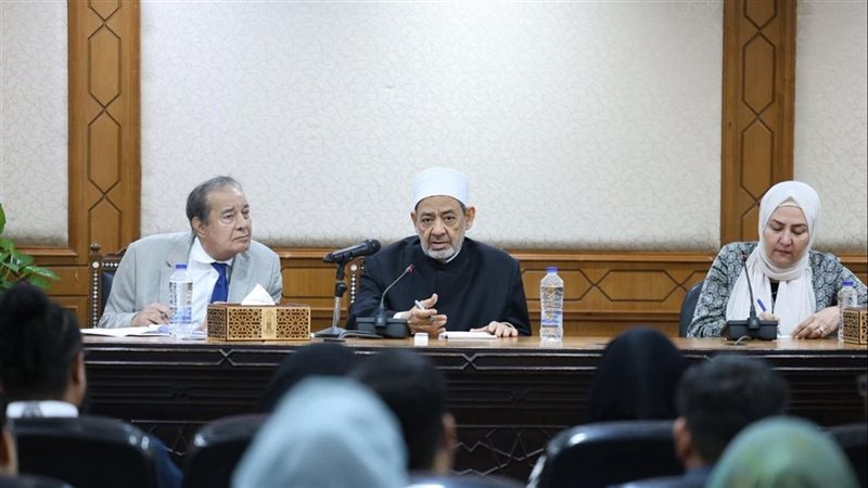 الدكتور أحمد الطيب