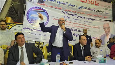 بالأغاني الوطنية، استقبال حافل لحسام المندوه من أهالي بولاق قبل الانتخابات البرلمانية (صور)
