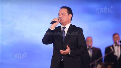 محمد ثروت يخرج من غرفة العمليات بعد استئصال المرارة ونجله يكشف حالته
