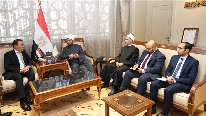 وزير الأوقاف مع سفير