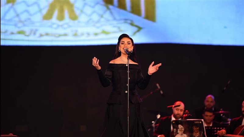 الفنانة مي فاروق،