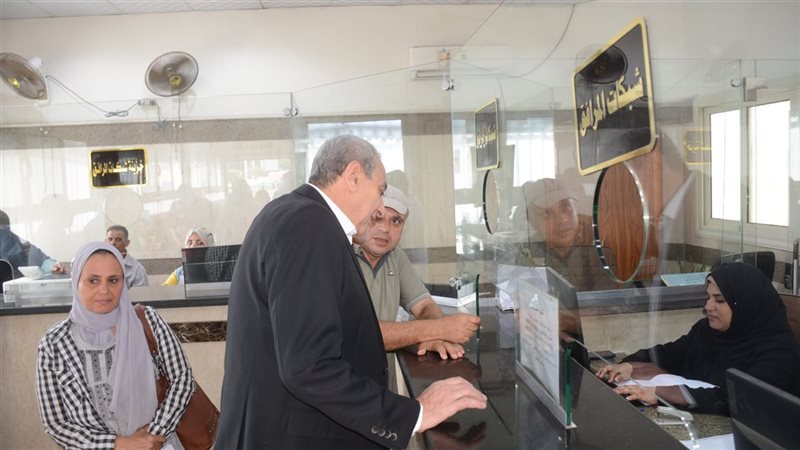 محافظ الغربية يستقبل