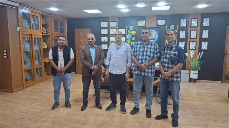وفد من الطرق لرفع