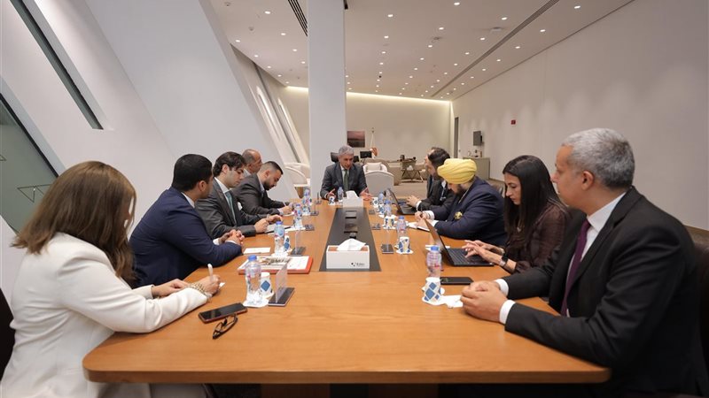 اجتماع وزير السياحة