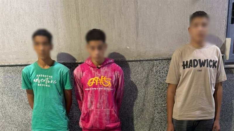 ضبط 3 طلاب تشاجروا