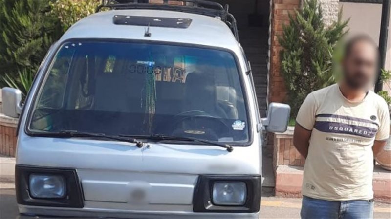 ضبط قائد سيارة بالبحيرة