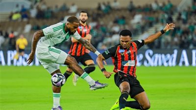نجم أهلي جدة السعودي يقترب من الدوري الإنجليزي