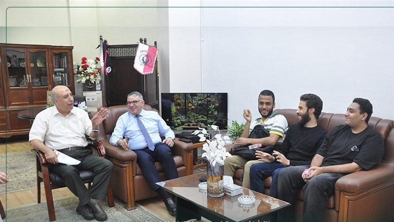 جامعة عين شمس، فيتو