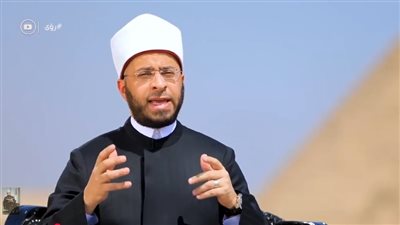 أسامة الأزهري من أمام الأهرامات: مصر مهد الحكمة ومصدر الإلهام (فيديو)
