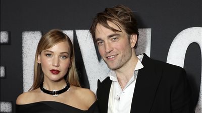 جينيفر لورانس تتألق في العرض العالمي لفيلم Die My Love (فيديو)