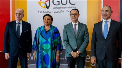 السيدة الأولى لجمهورية الكونغو الديمقراطية تزور الجامعة الألمانية بالقاهرة (صور)