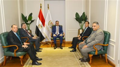 السيرة الذاتية لنائبي رئيس جهاز تنمية التجارة الداخلية