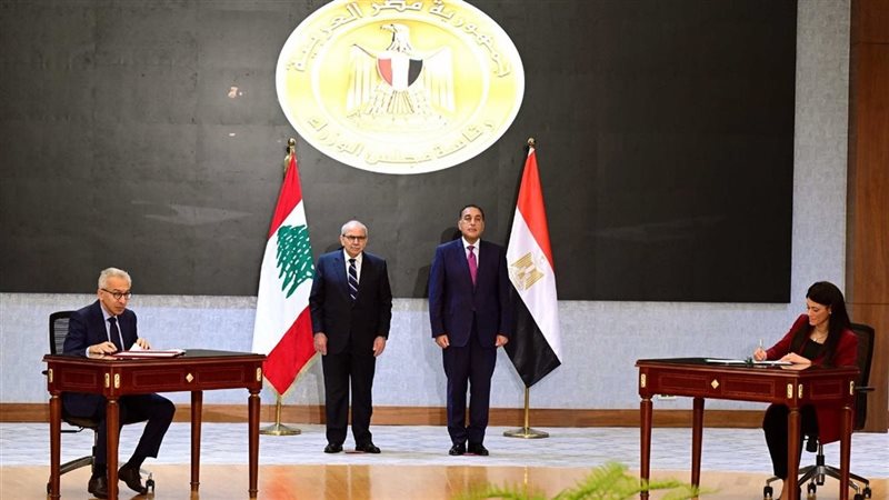 جانب من توقيع الاتفاقية،