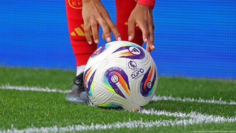 منتخب سويسرا تحت