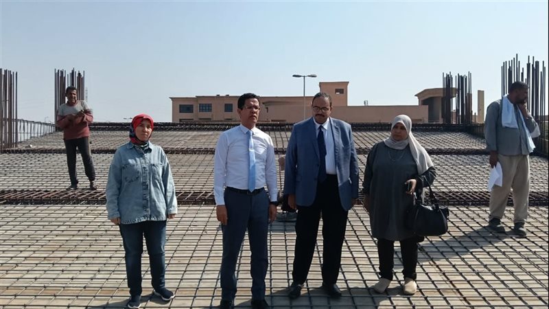 رئيس جامعة بنها يتابع