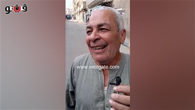 سجدة شكر على الأسفلت، فرحة لا تصدق لفائز بقرعة الحج في المنوفية (فيديو) 