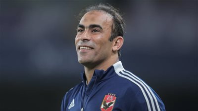 وصول سيد عبد الحفيظ للإمارات واجتماعه مع اللاعبين (فيديو)