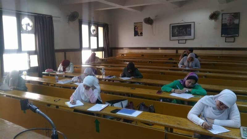 كلية آداب عين شمس