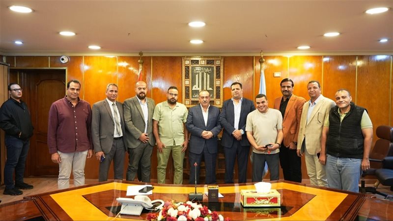 لقاء محافظ أسيوط